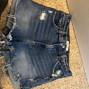 Abercrombie and fitch 4” mom shorts